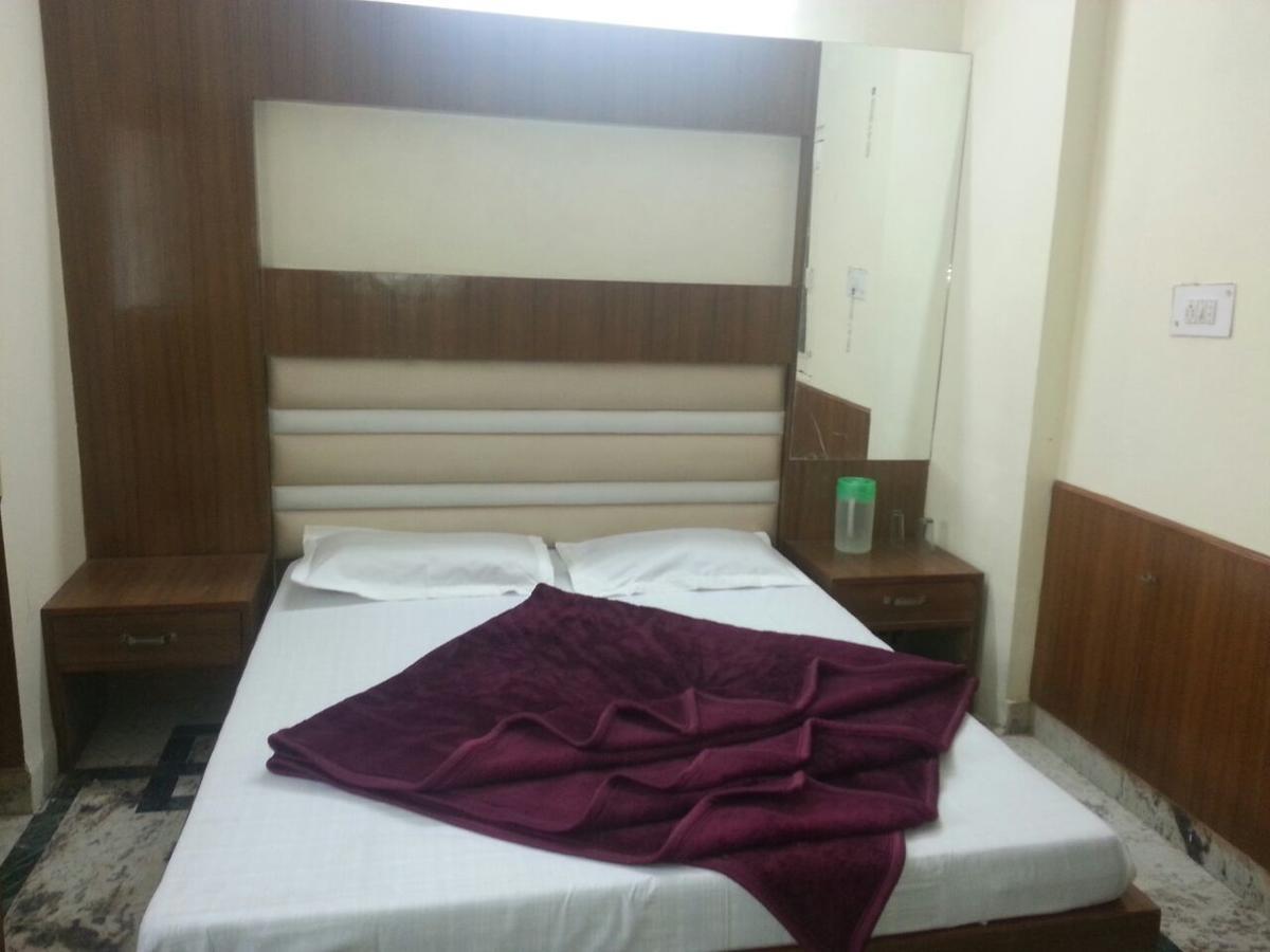 Silver Palace Hotel New Delhi Bagian luar foto