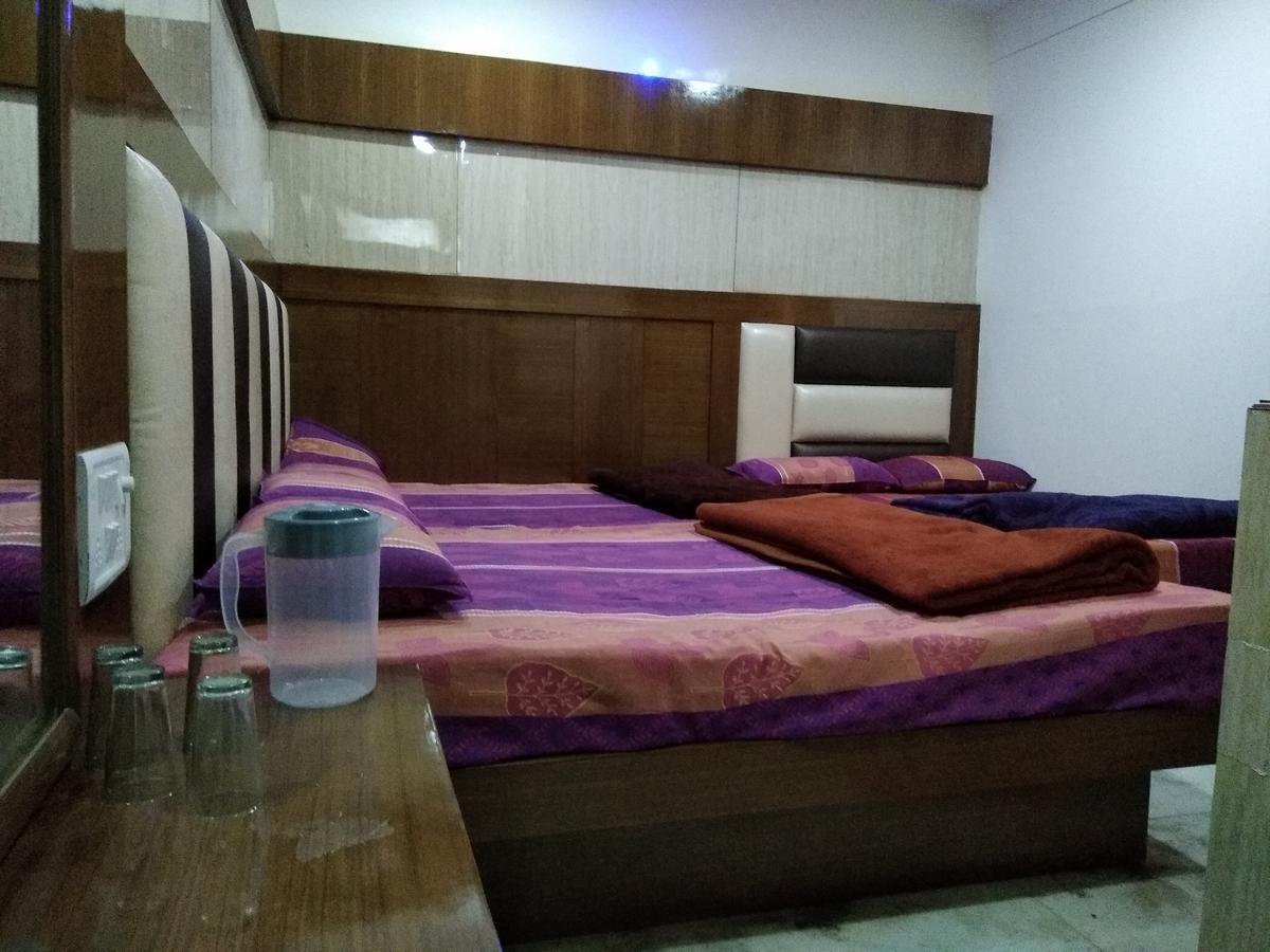 Silver Palace Hotel New Delhi Bagian luar foto