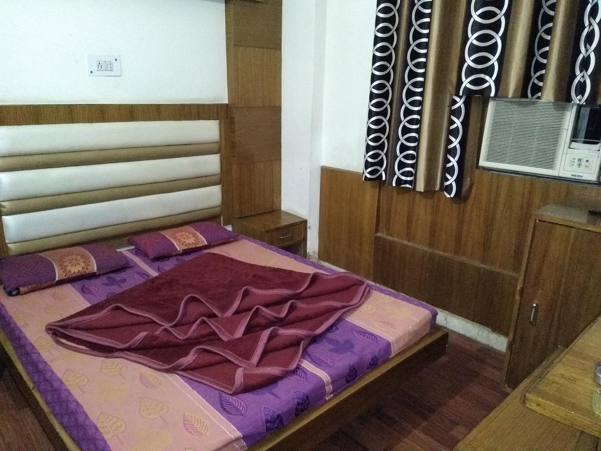 Silver Palace Hotel New Delhi Bagian luar foto