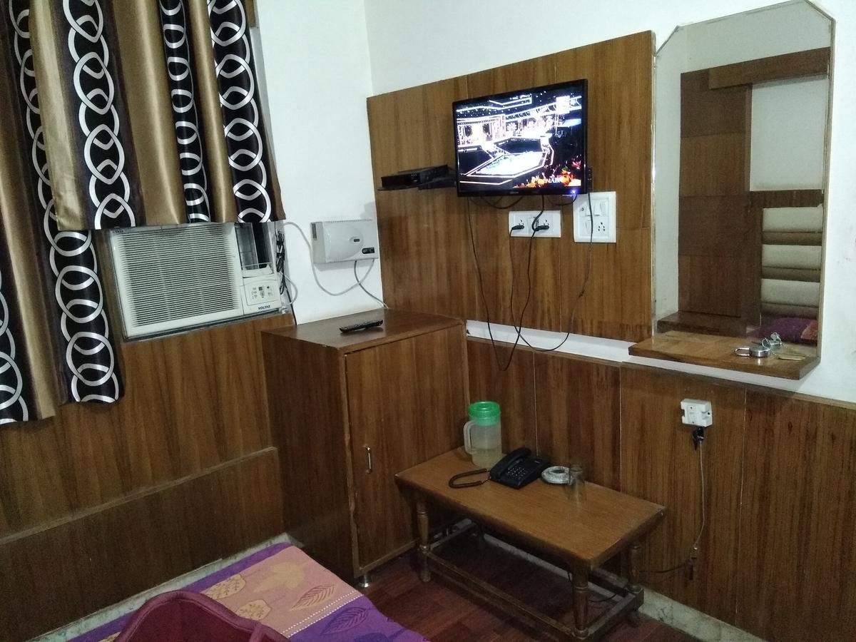Silver Palace Hotel New Delhi Bagian luar foto