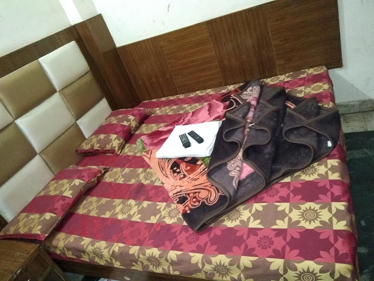 Silver Palace Hotel New Delhi Bagian luar foto