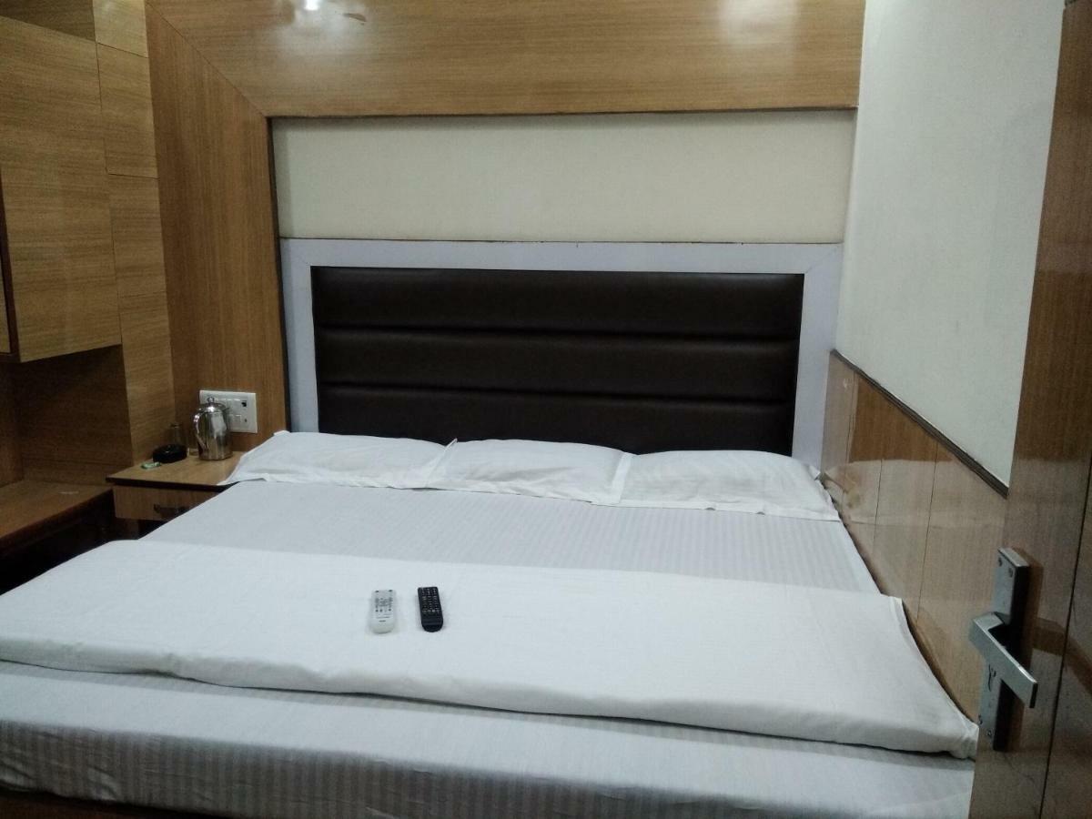Silver Palace Hotel New Delhi Bagian luar foto