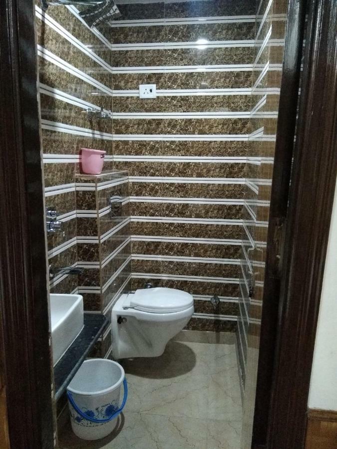 Silver Palace Hotel New Delhi Bagian luar foto