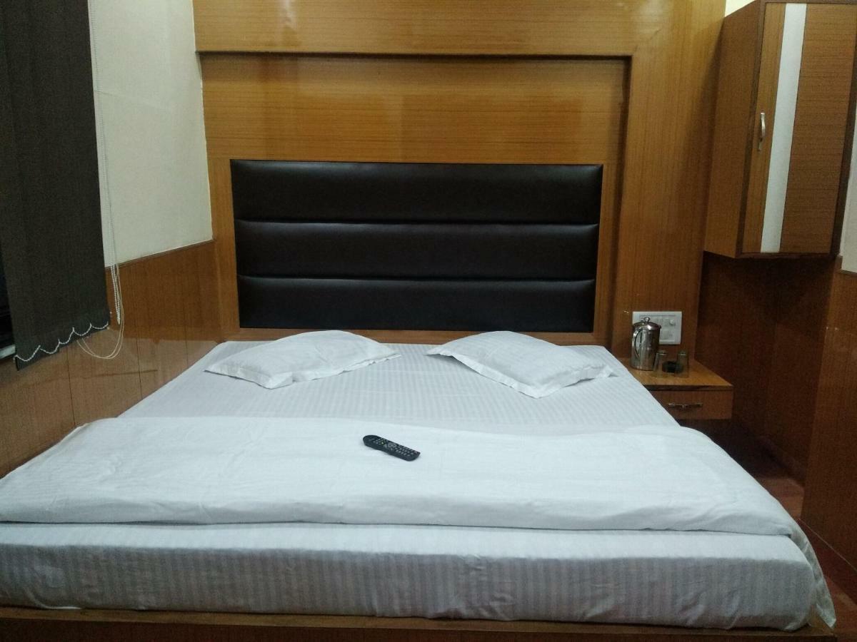 Silver Palace Hotel New Delhi Bagian luar foto