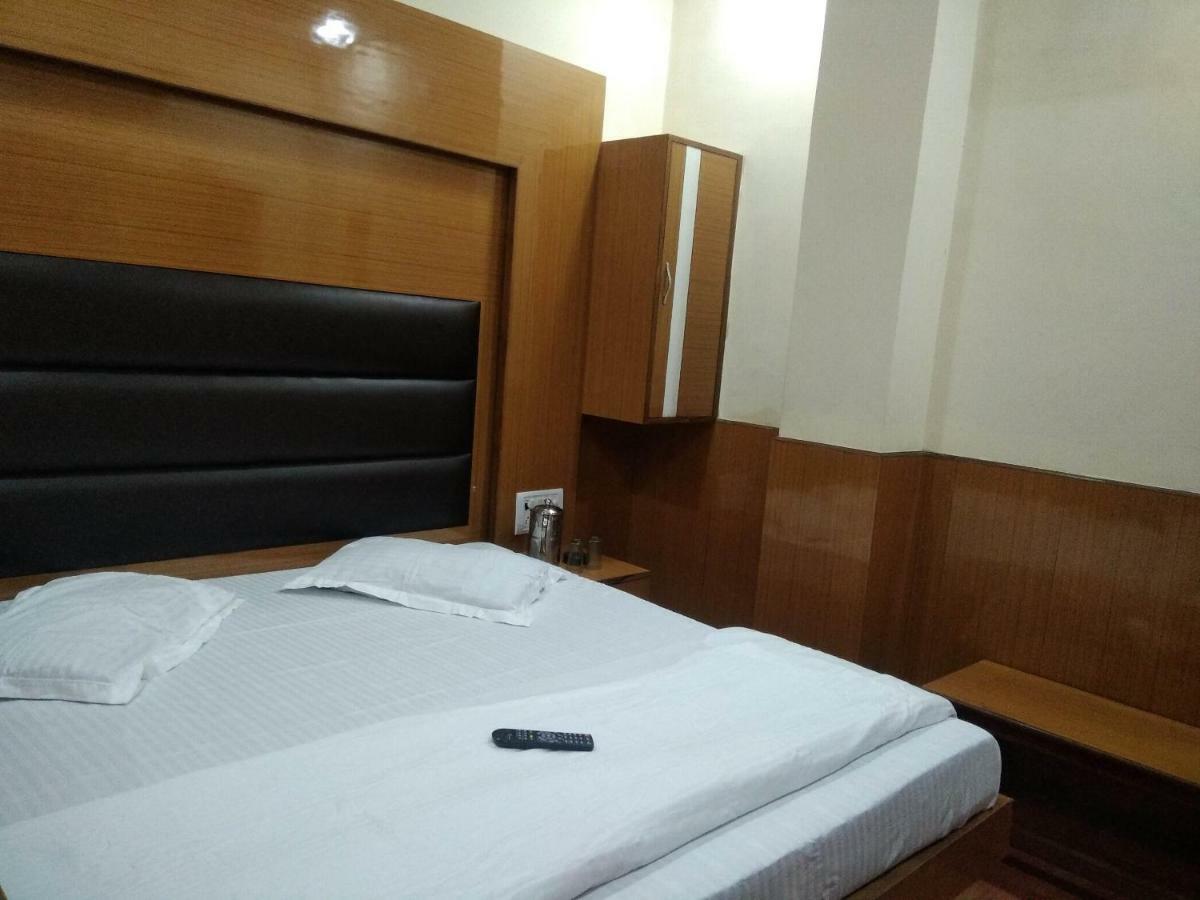 Silver Palace Hotel New Delhi Bagian luar foto