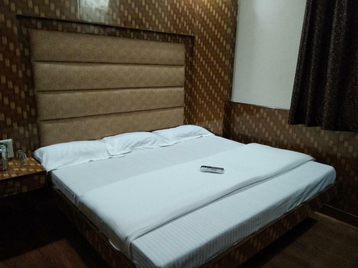 Silver Palace Hotel New Delhi Bagian luar foto