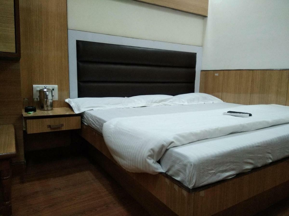 Silver Palace Hotel New Delhi Bagian luar foto