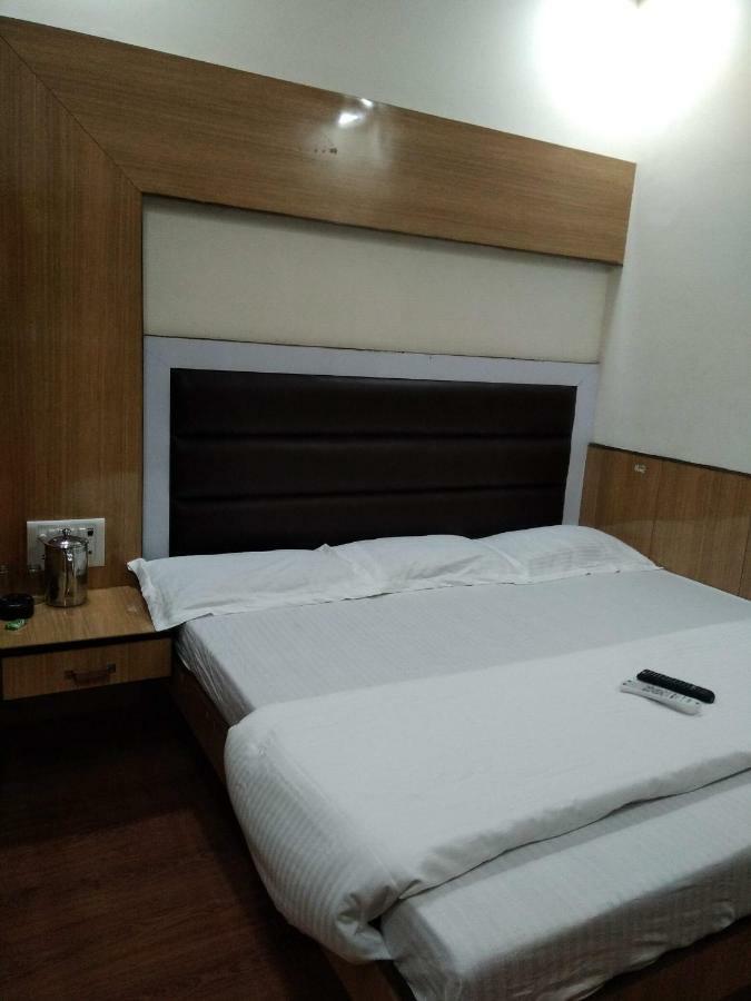Silver Palace Hotel New Delhi Bagian luar foto