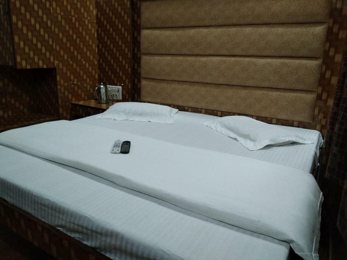 Silver Palace Hotel New Delhi Bagian luar foto